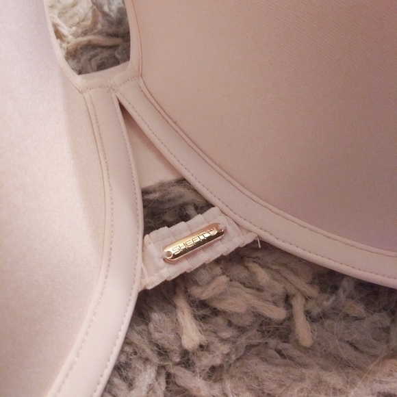 NWOT SheFit Unconventional T-shirt Bra sz 19 - Picture 2 of 5